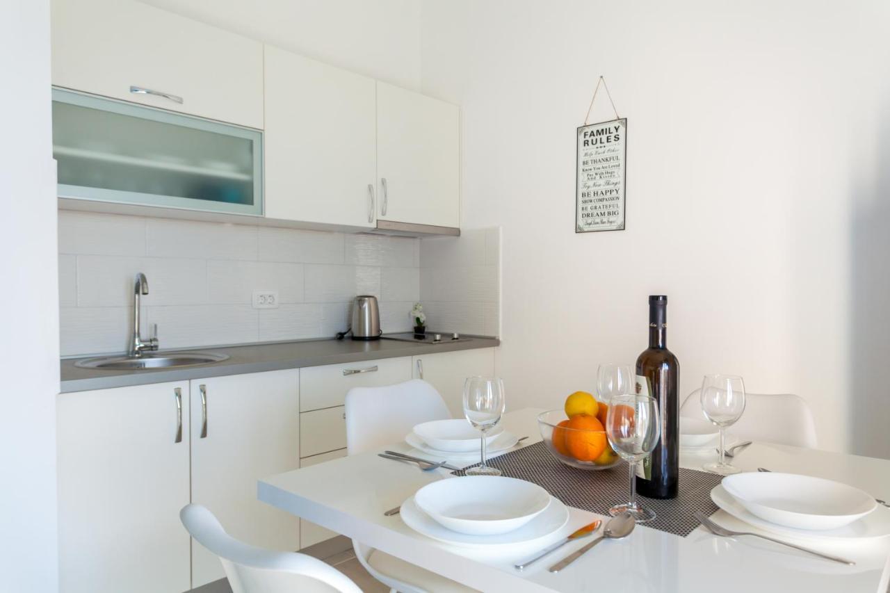 אומיסאליי Apartments Didi מראה חיצוני תמונה