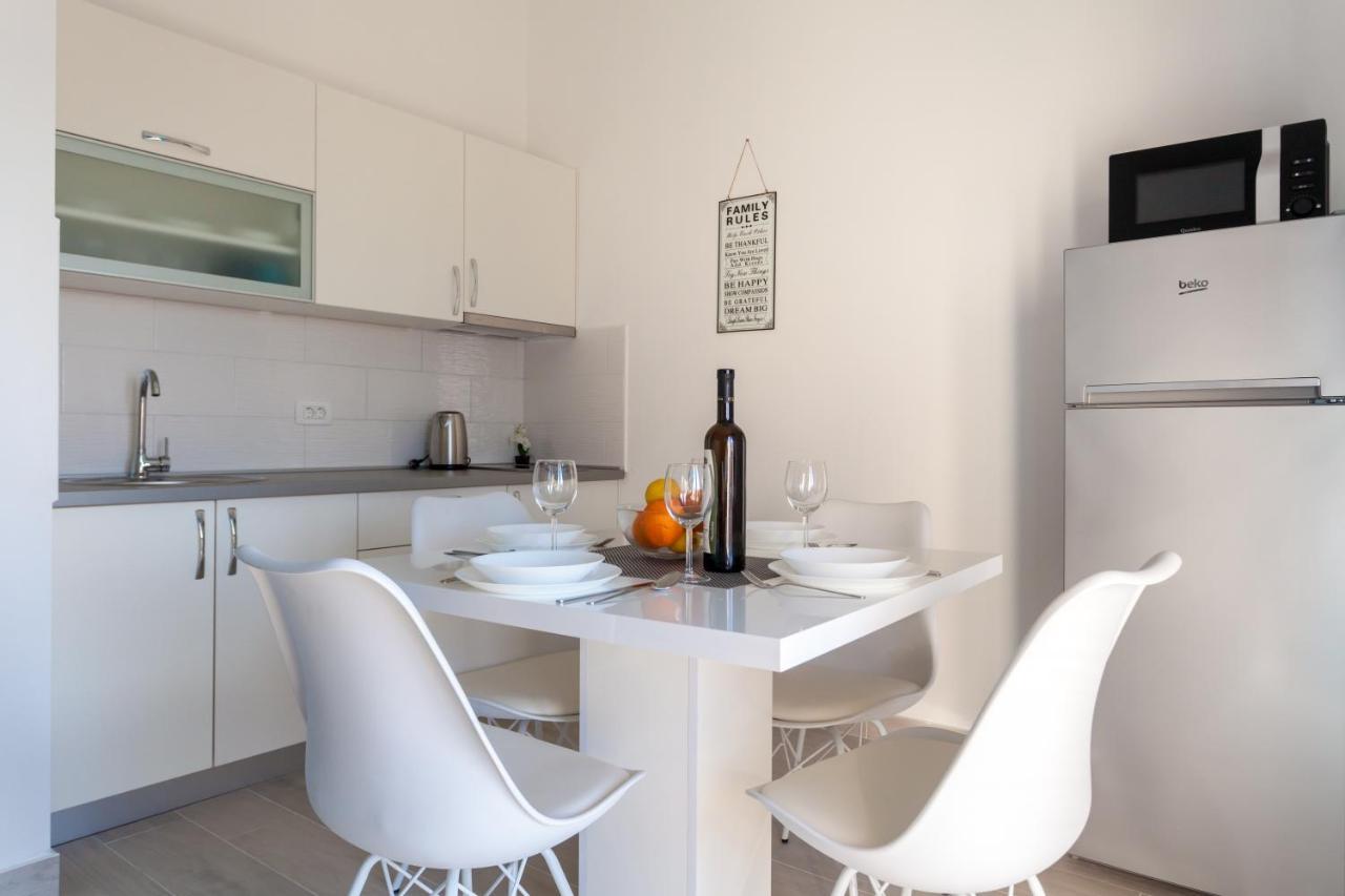 אומיסאליי Apartments Didi מראה חיצוני תמונה